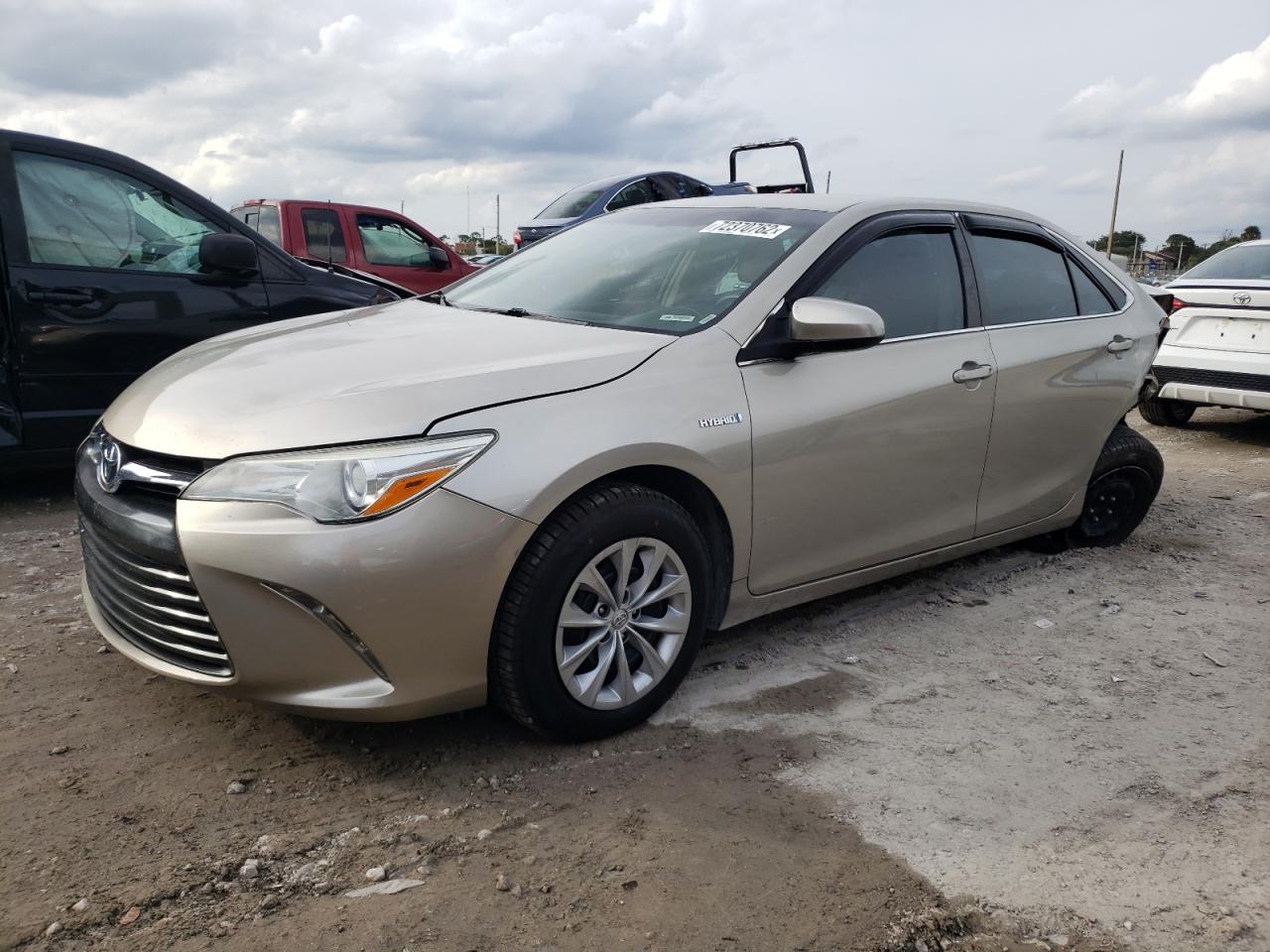 Toyota Camry hybr (2015)
