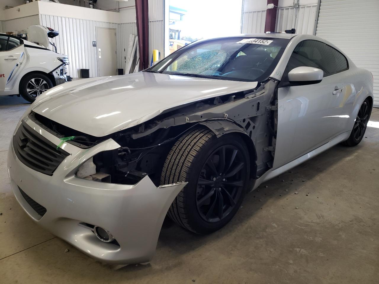 Infiniti G37 base (2012)