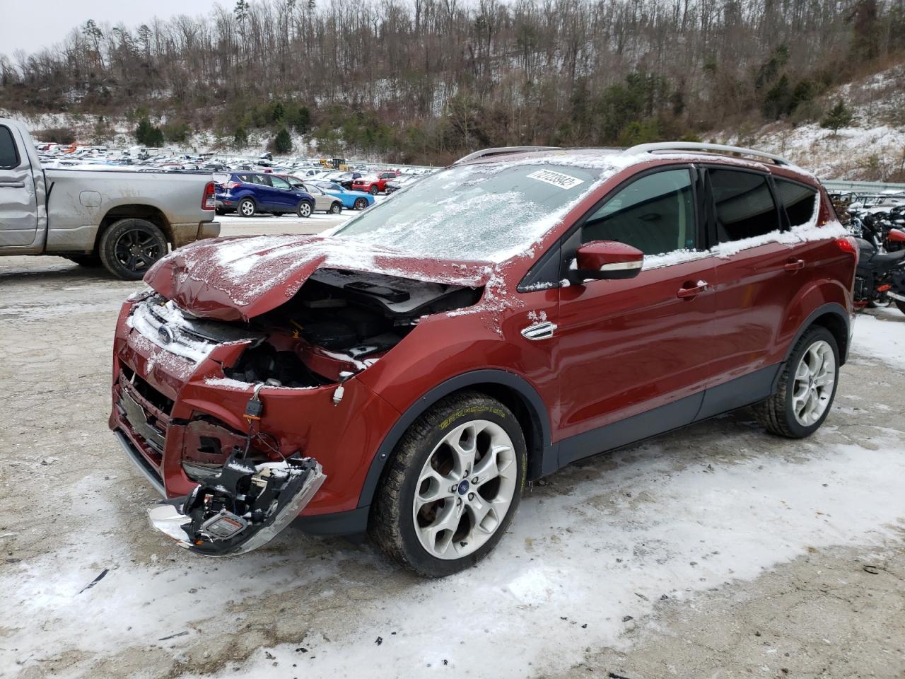 Ford Escape tit (2016)