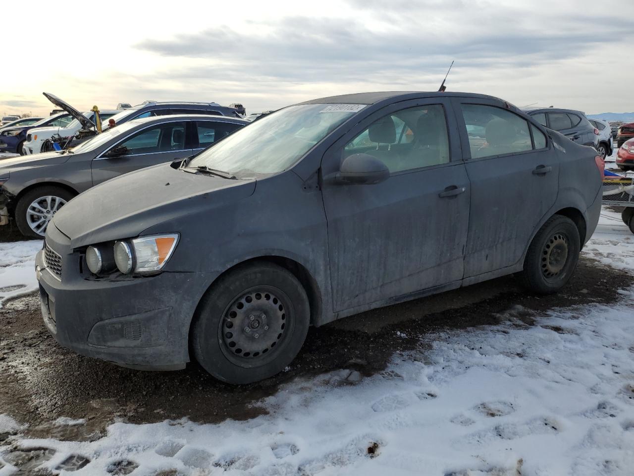 Chevrolet Sonic ls (2013)