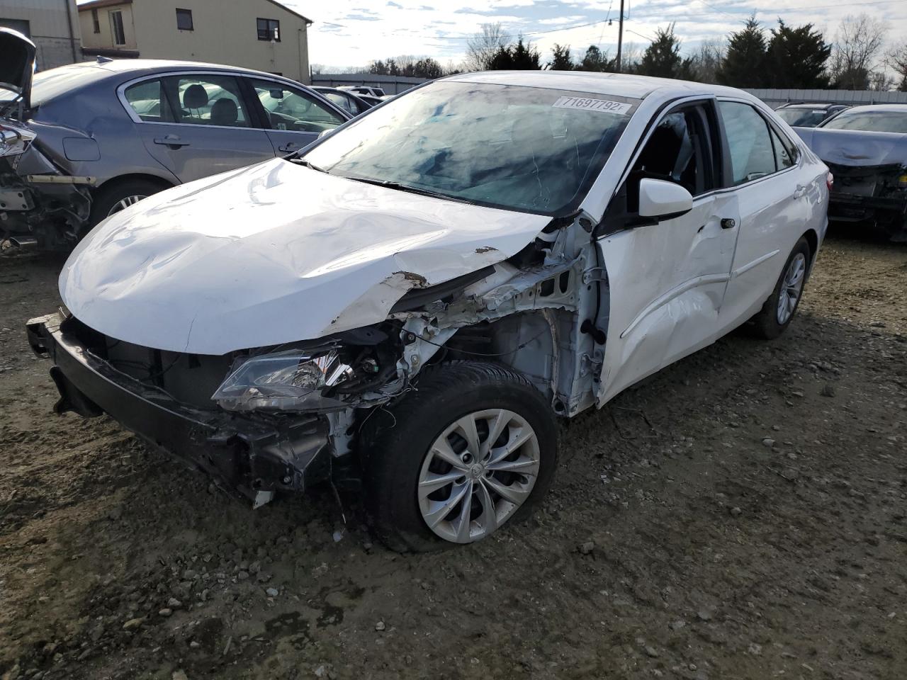 Toyota Camry le-x (2017)