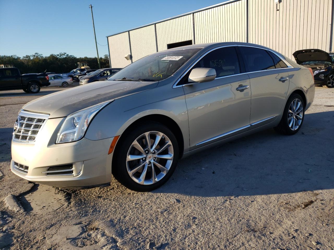 Cadillac Xts luxury (2013)