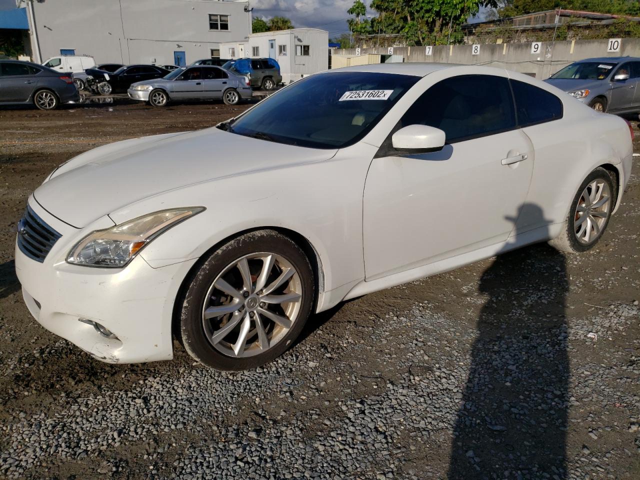 Infiniti G37 base (2011)