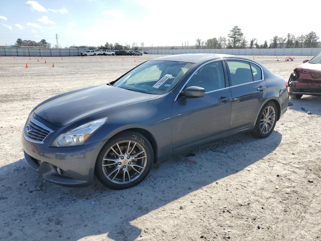 Infiniti G37 base (2012)