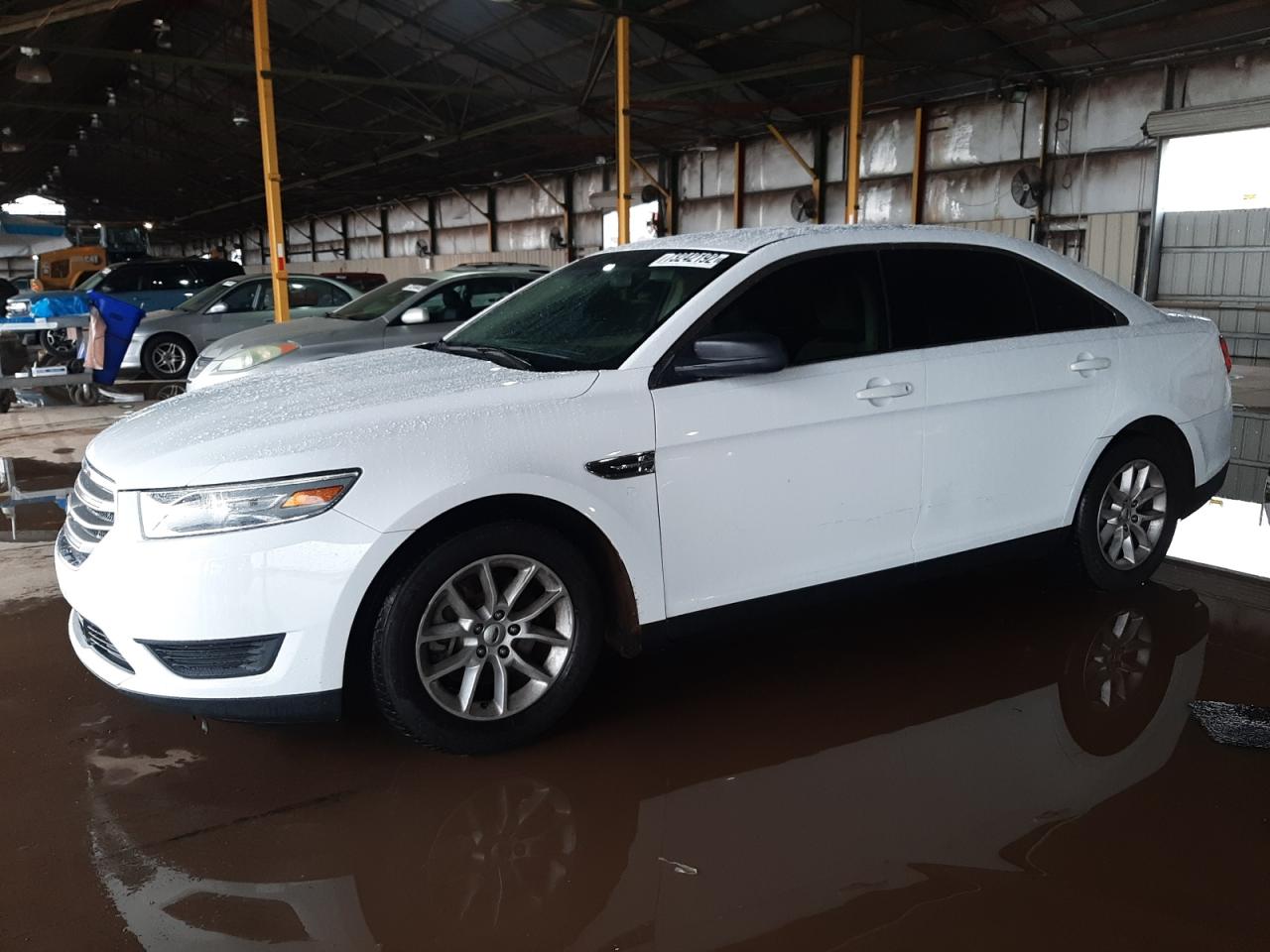 Ford Taurus se (2013)