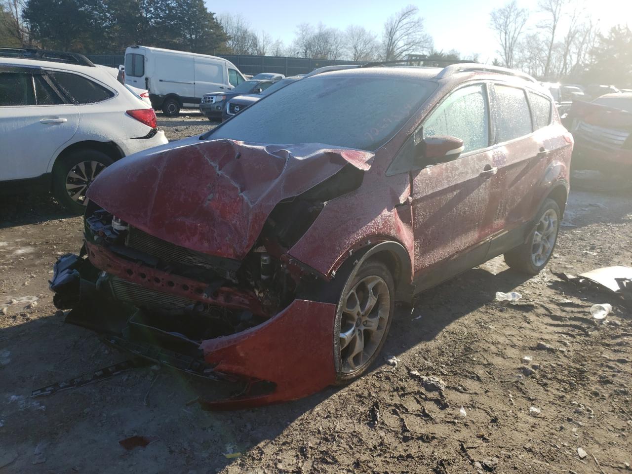 Ford Escape tit (2015)