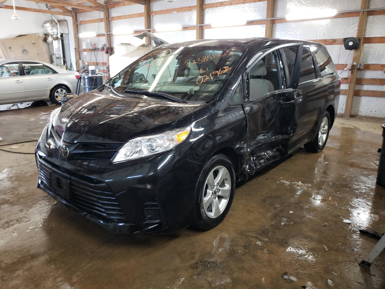 Toyota Sienna l (2020)