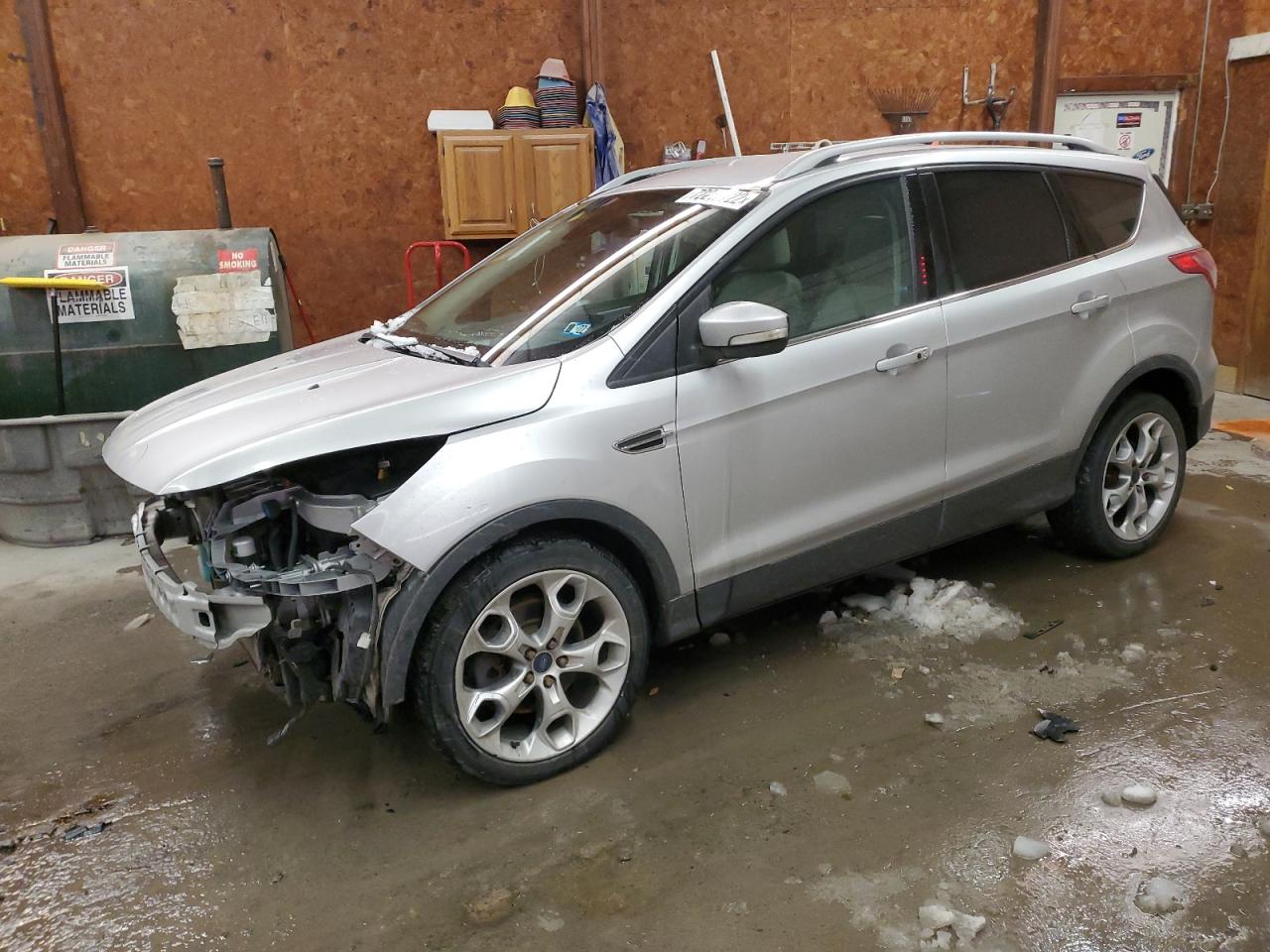 Ford Escape tit (2014)