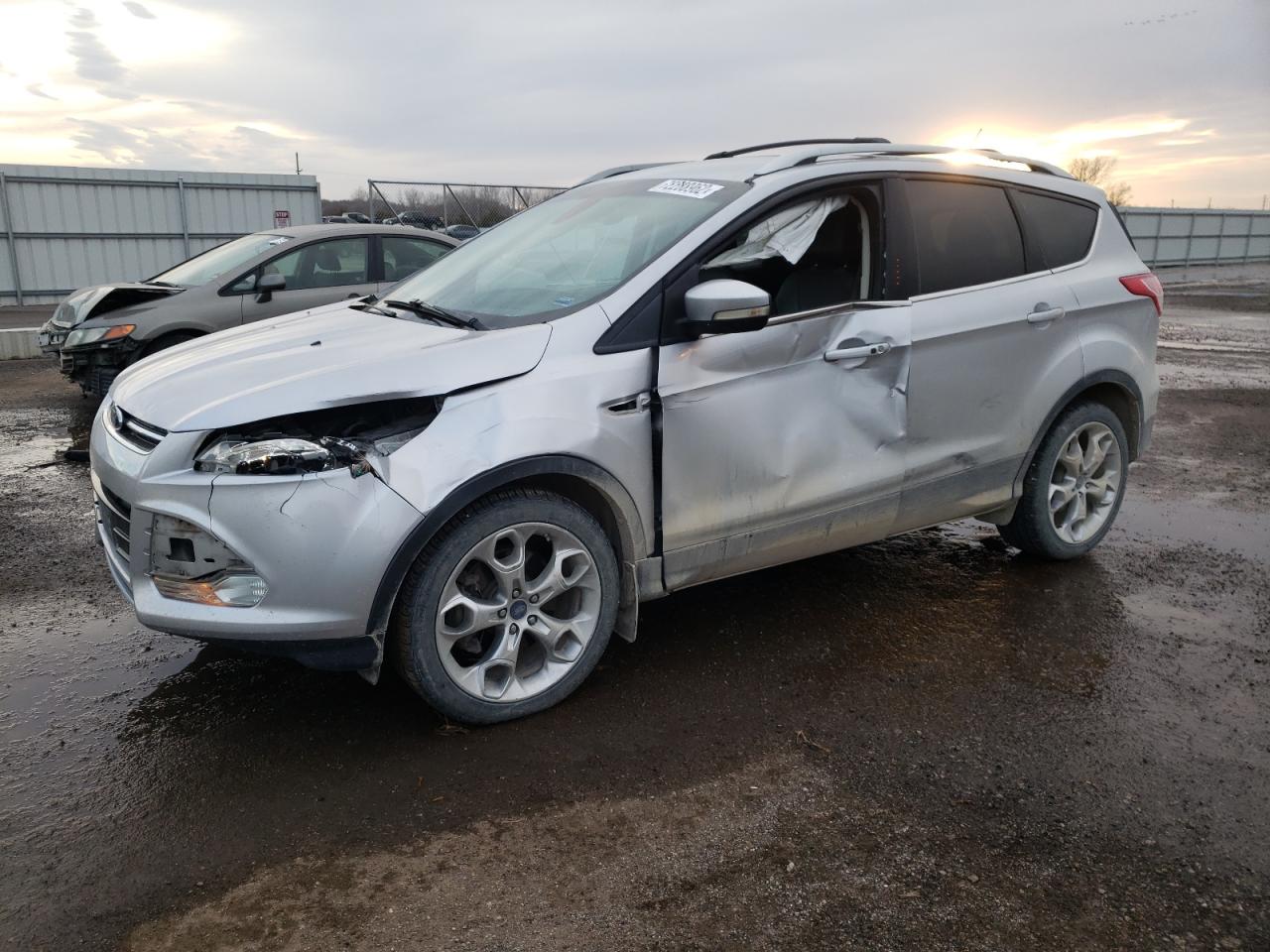 Ford Escape tit (2013)