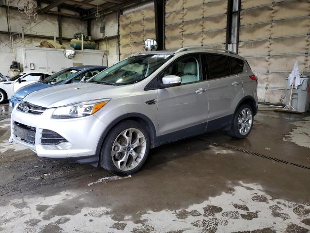 Ford Escape tit (2015)