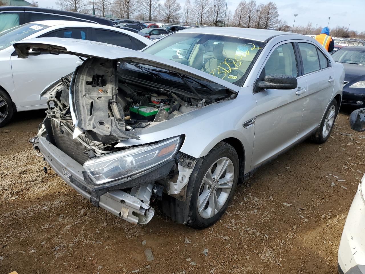 Ford Taurus se (2016)