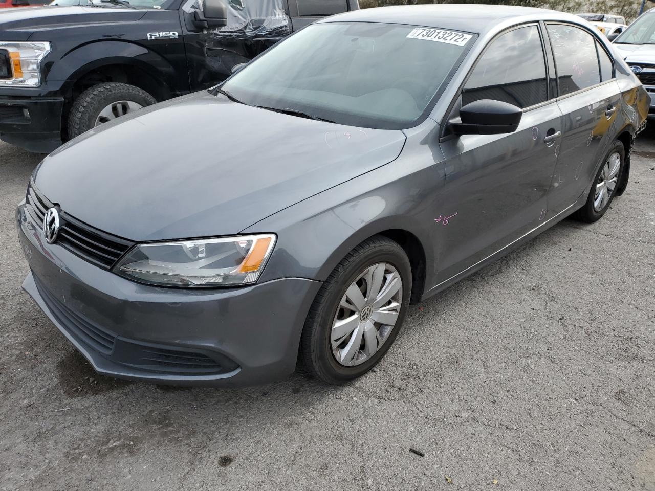 Volkswagen Jetta base (2012)