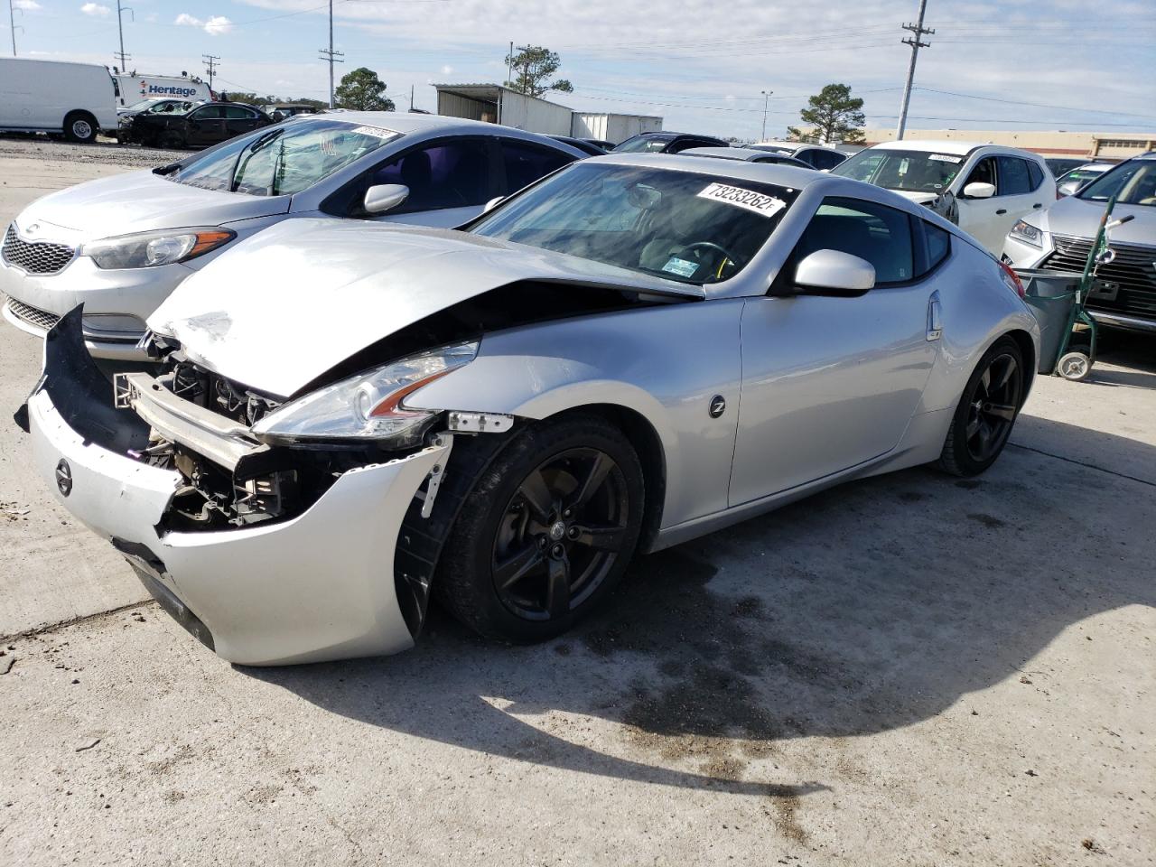 Nissan 370z base (2012)