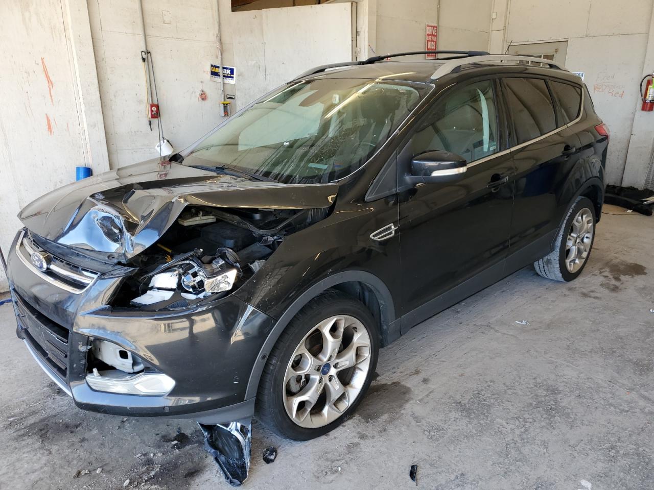 Ford Escape tit (2013)
