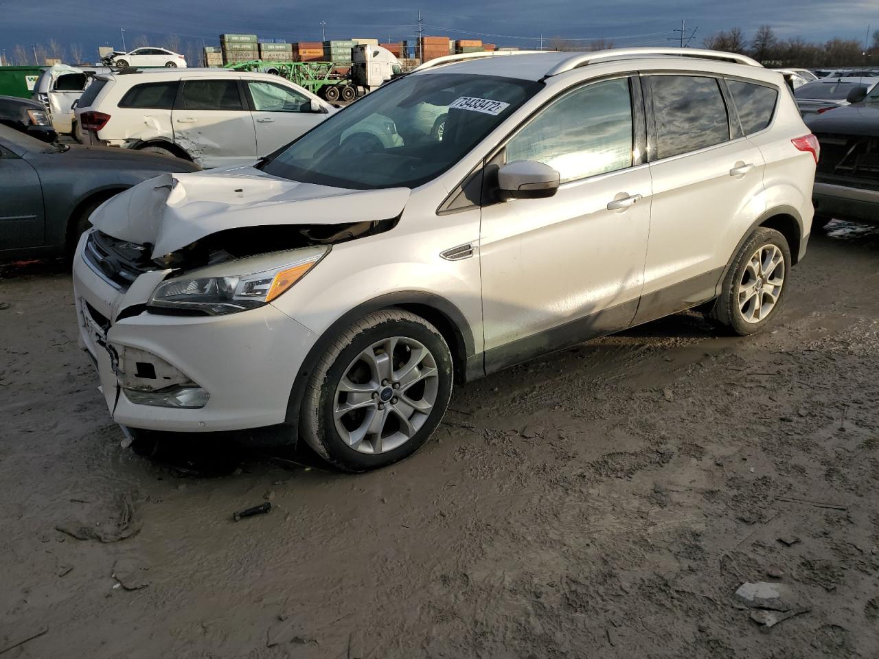 Ford Escape tit (2015)