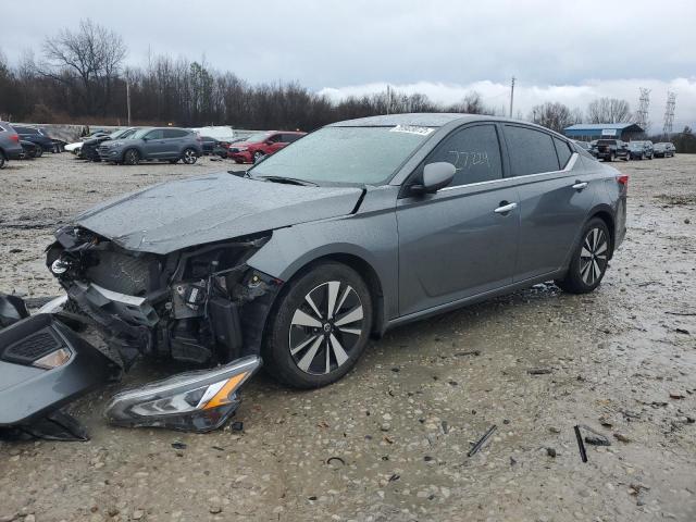 Nissan Altima sv (2022)