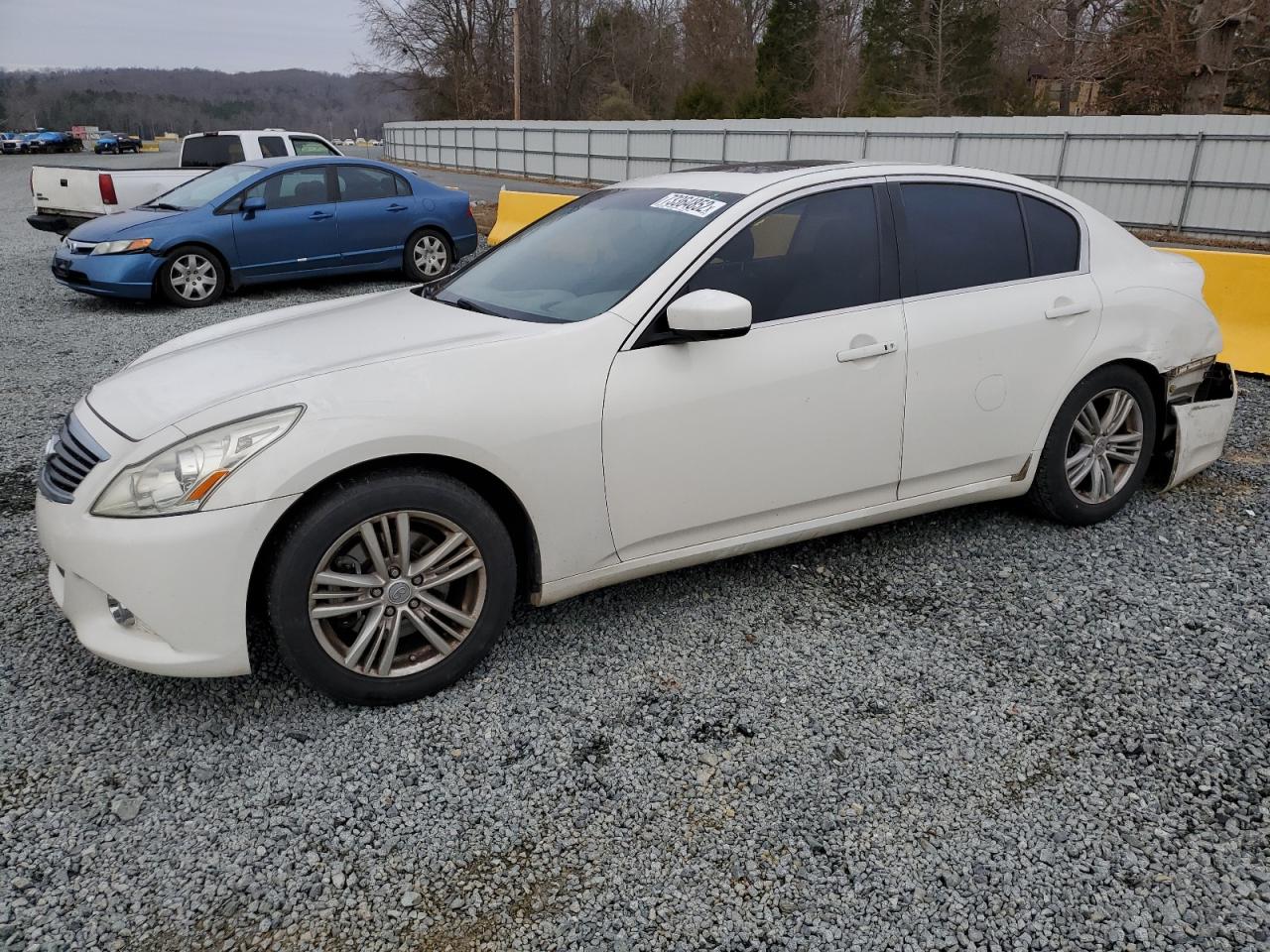 Infiniti G37 base (2013)