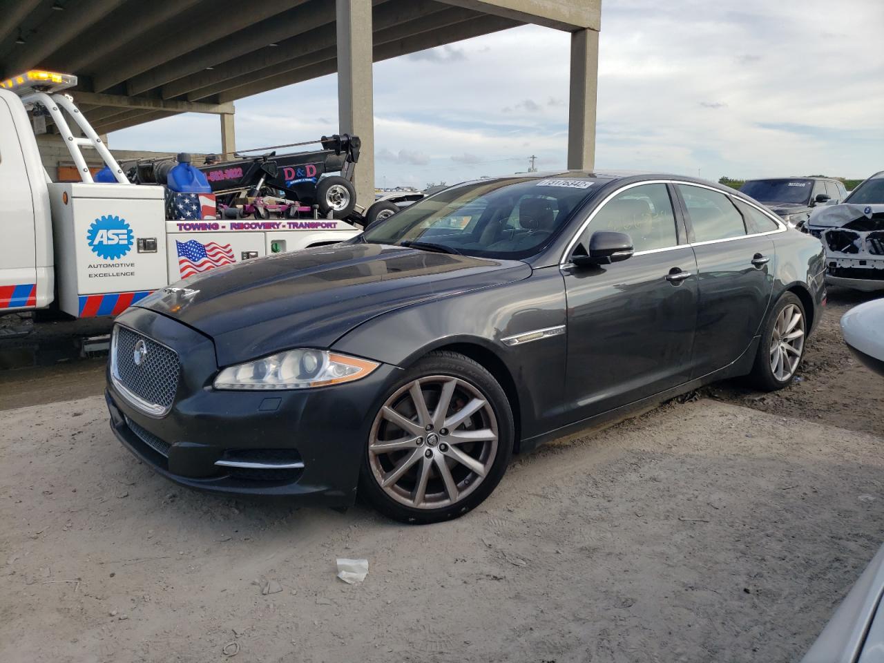 Jaguar Xj (2011)