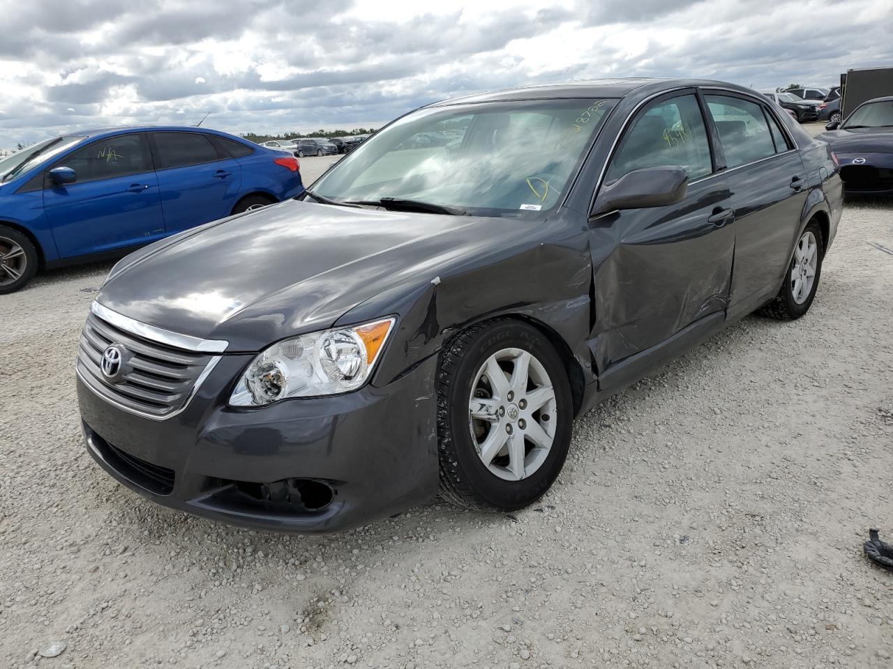 Toyota Avalon xl (2010)