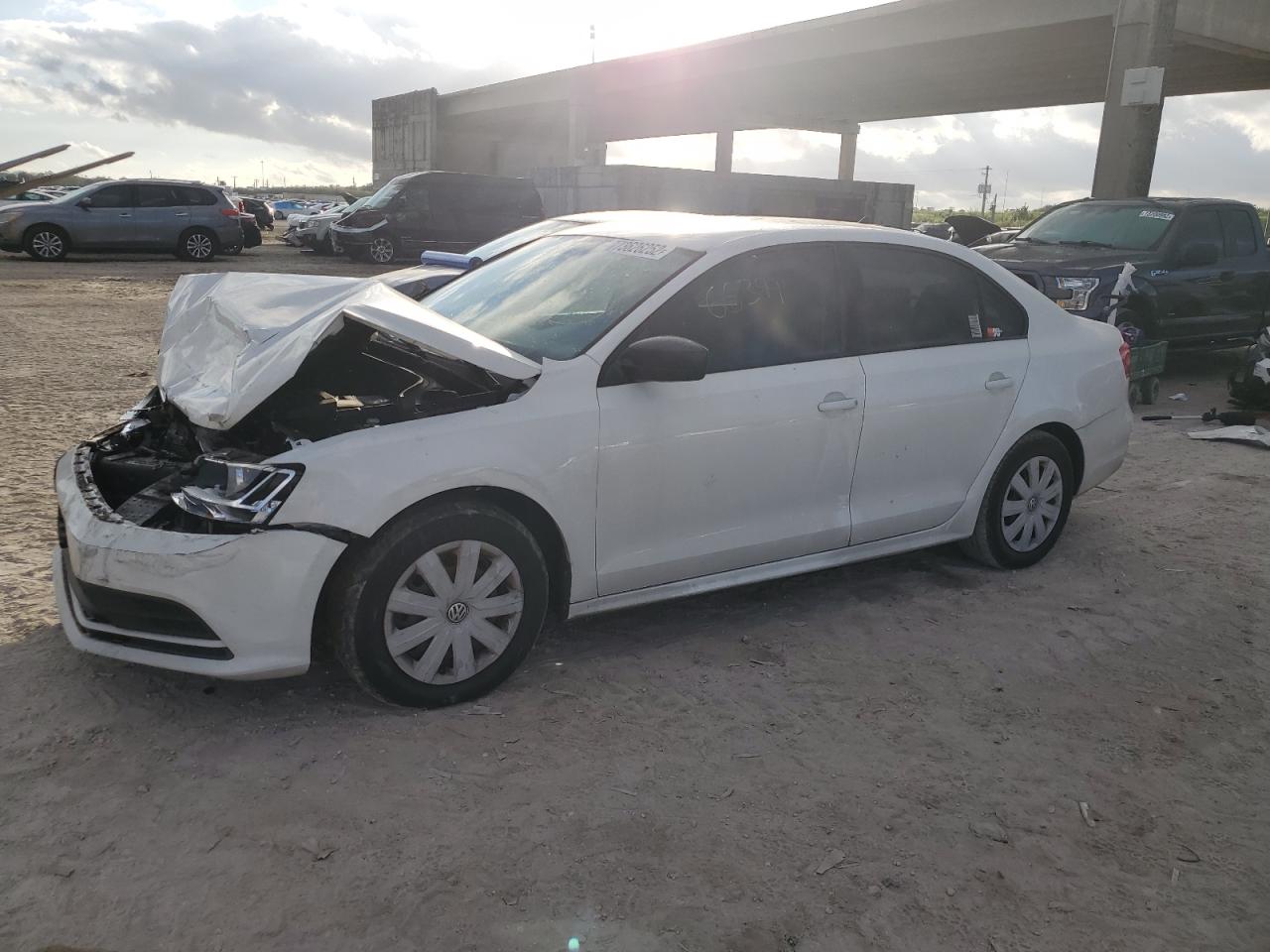 Volkswagen Jetta base (2015)