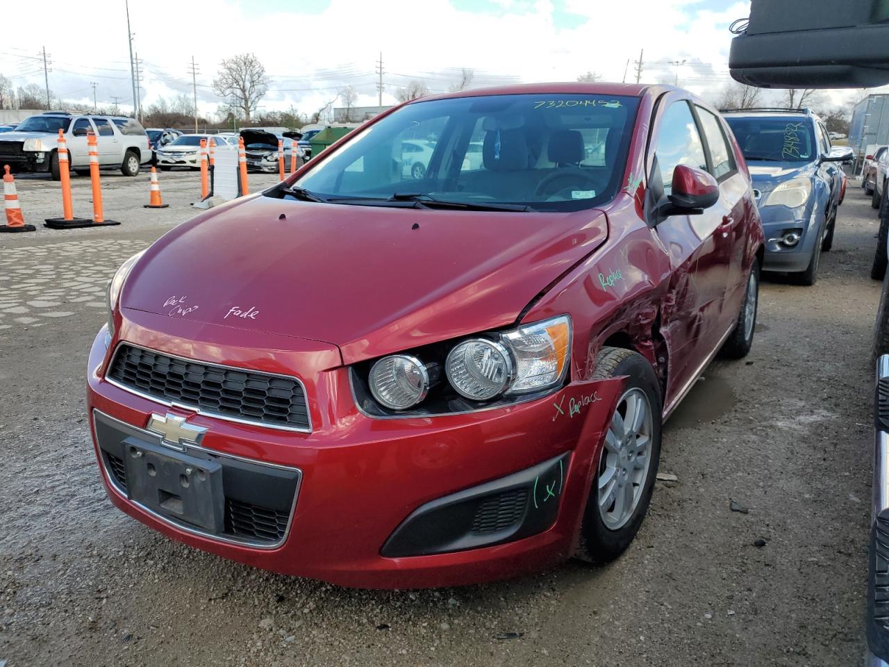 Chevrolet Sonic ls (2012)