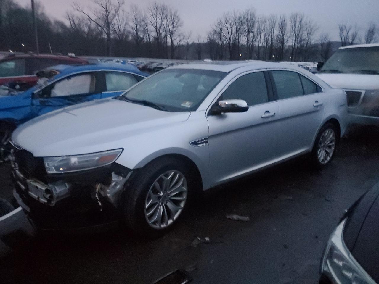 Ford Taurus lim (2013)