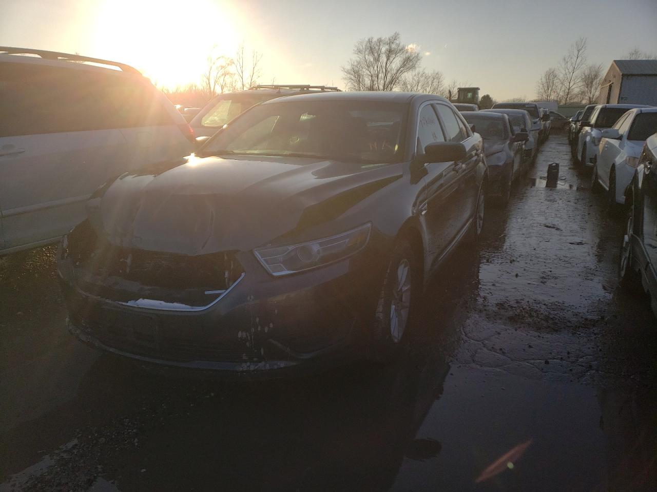Ford Taurus se (2015)