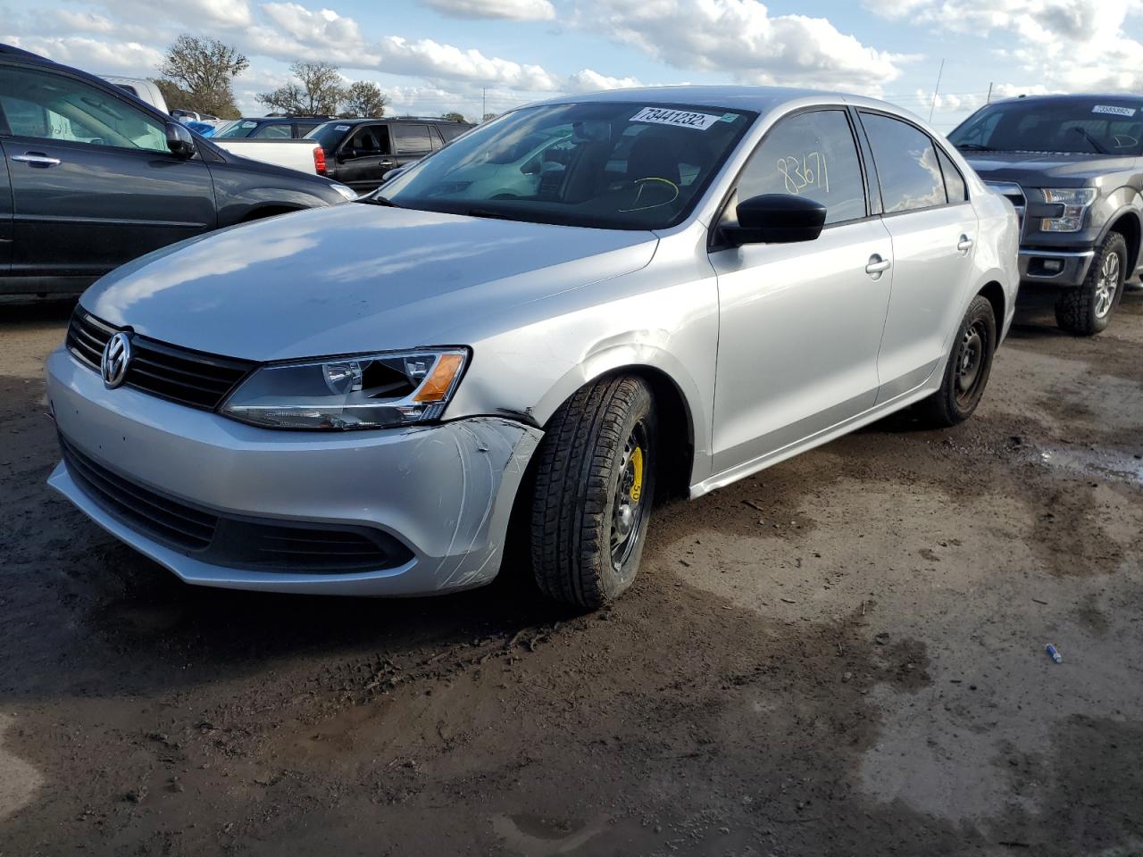 Volkswagen Jetta base (2013)