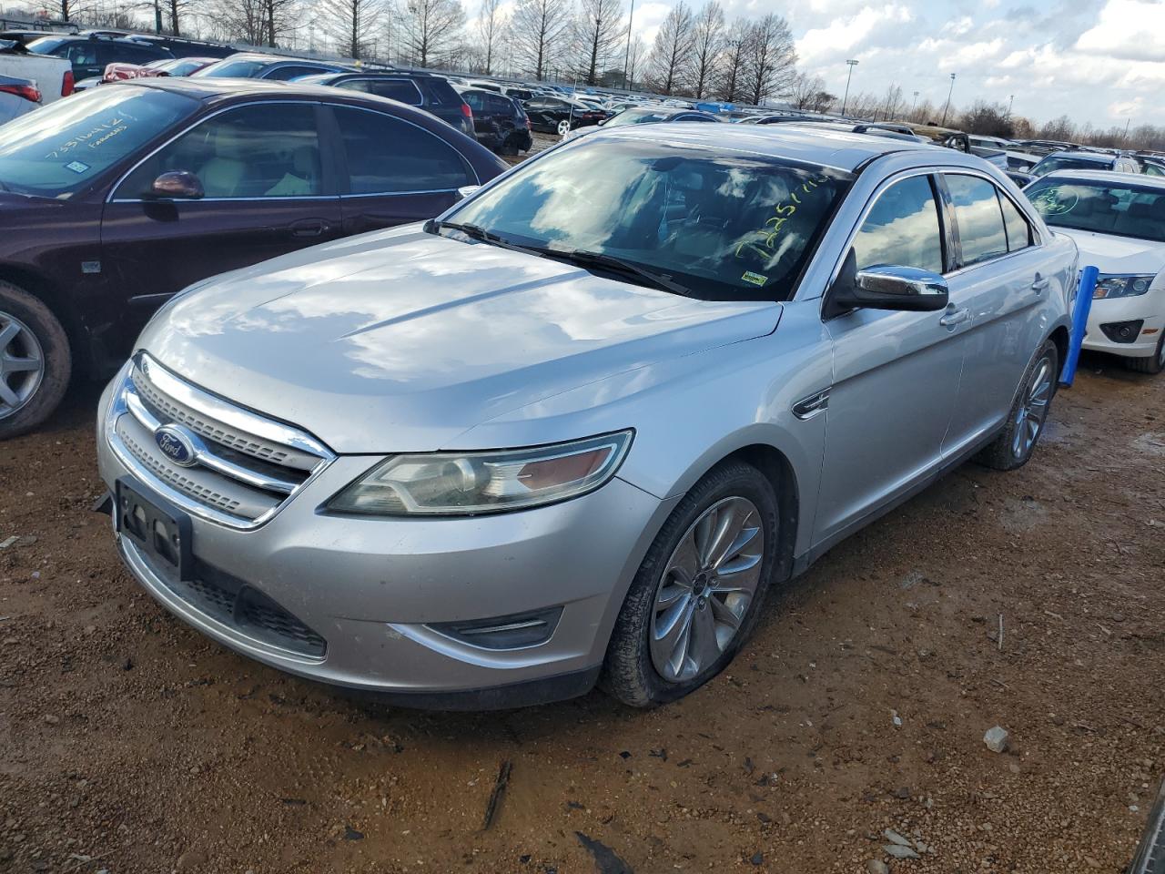 Ford Taurus lim (2010)