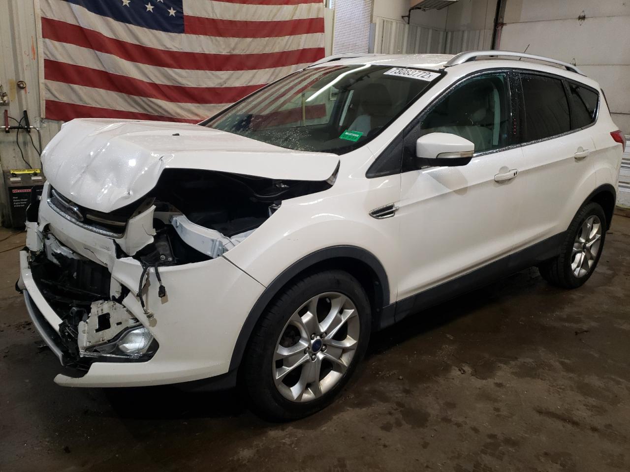 Ford Escape tit (2014)
