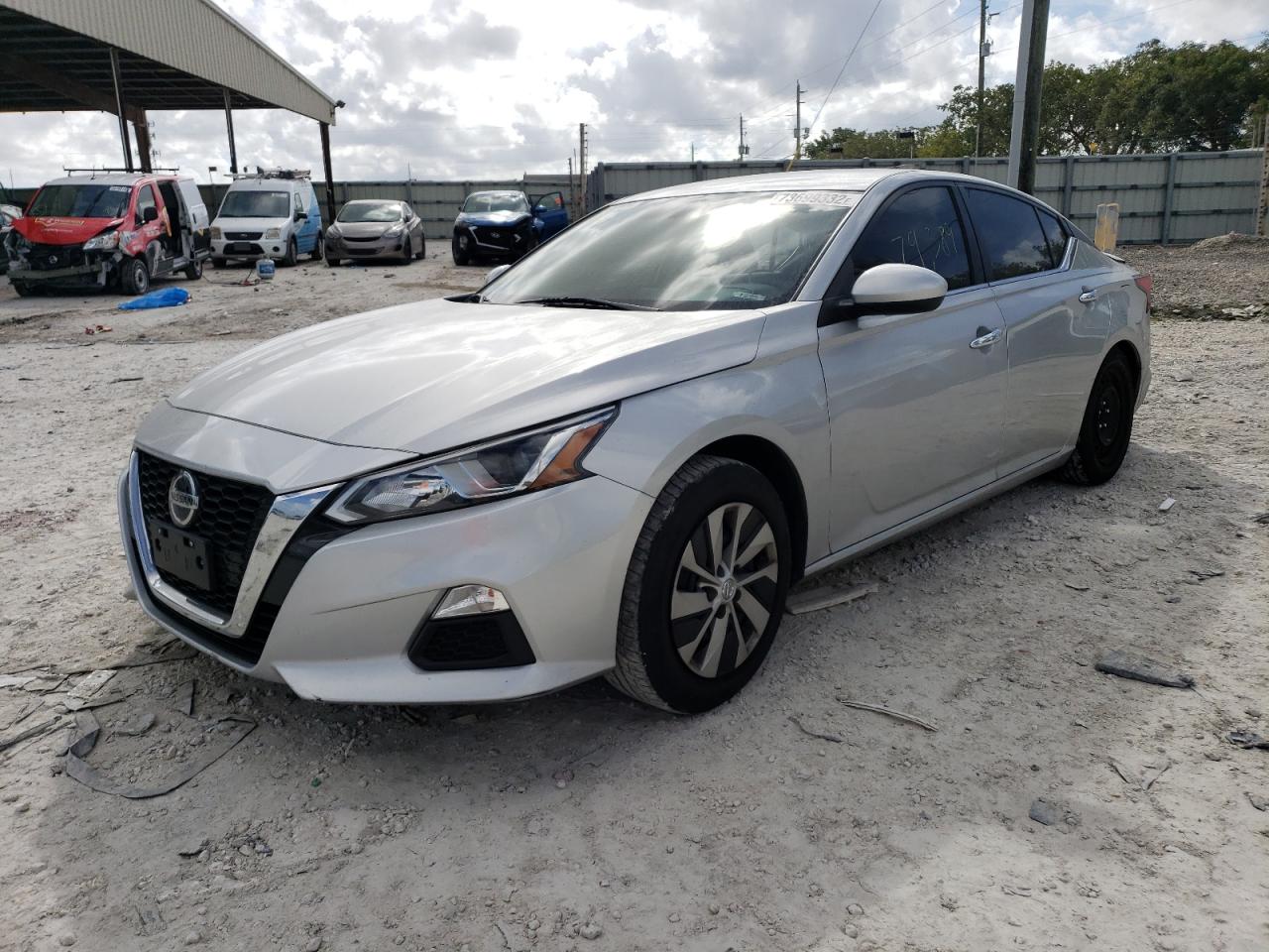 Nissan Altima s (2020)