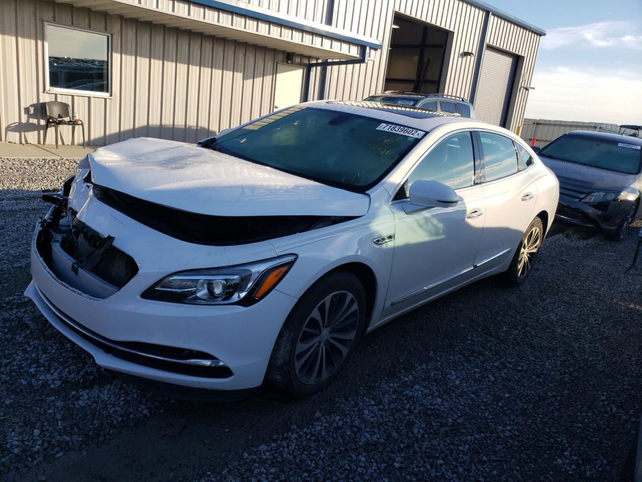 Buick Lacrosse e (2017)
