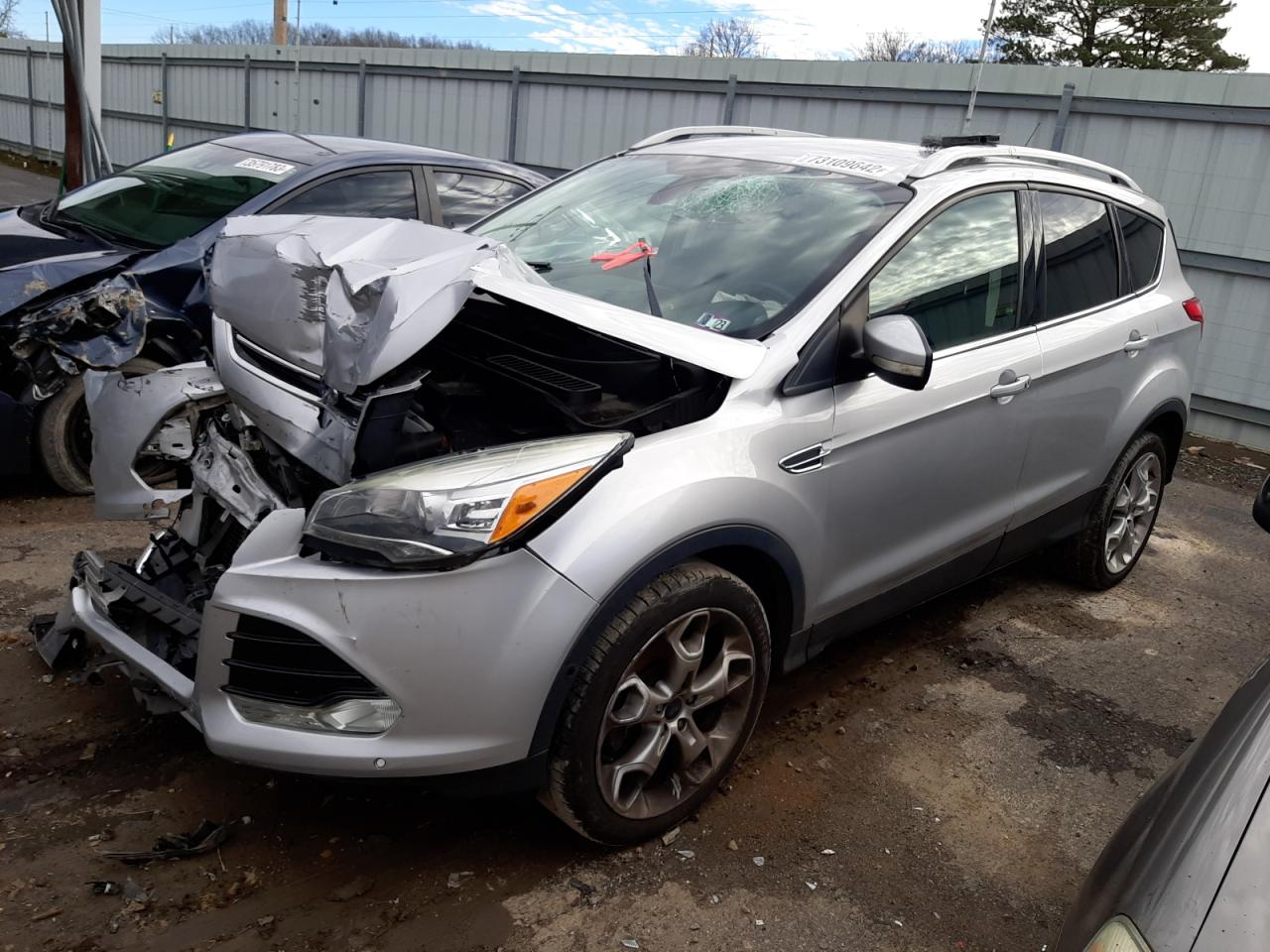 Ford Escape tit (2016)