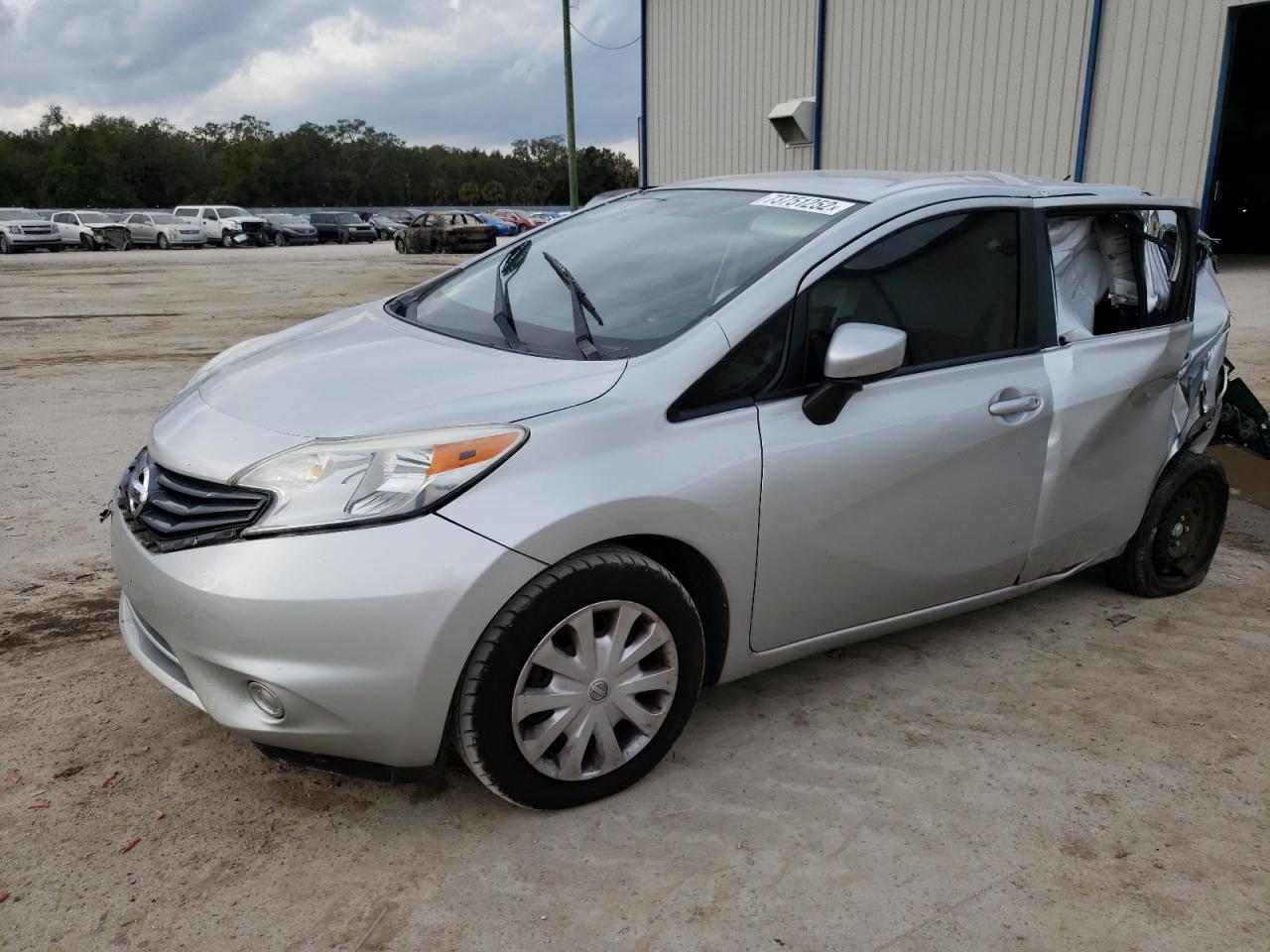 Nissan Versa note (2015)