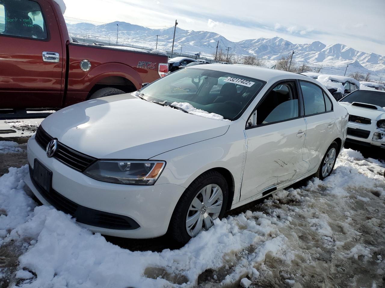 Volkswagen Jetta base (2012)