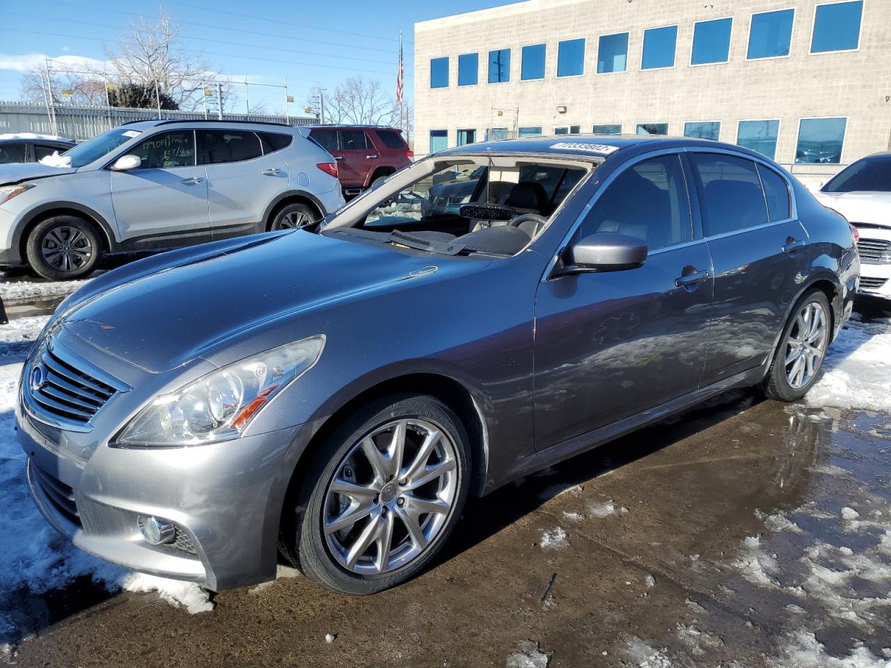 Infiniti G37 base (2012)