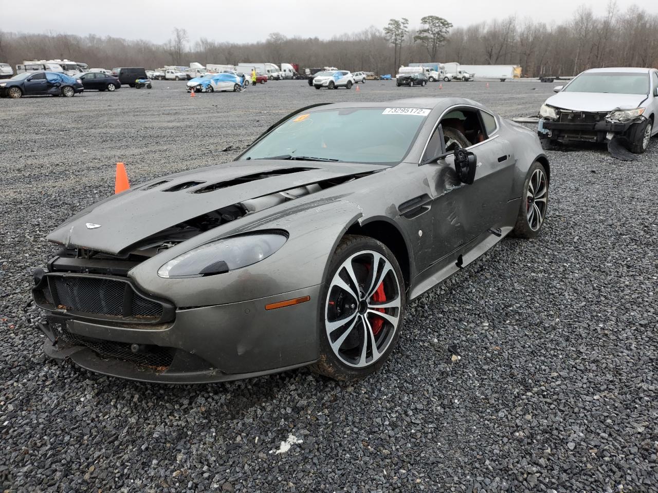 Aston-martin V12 vantag (2017)