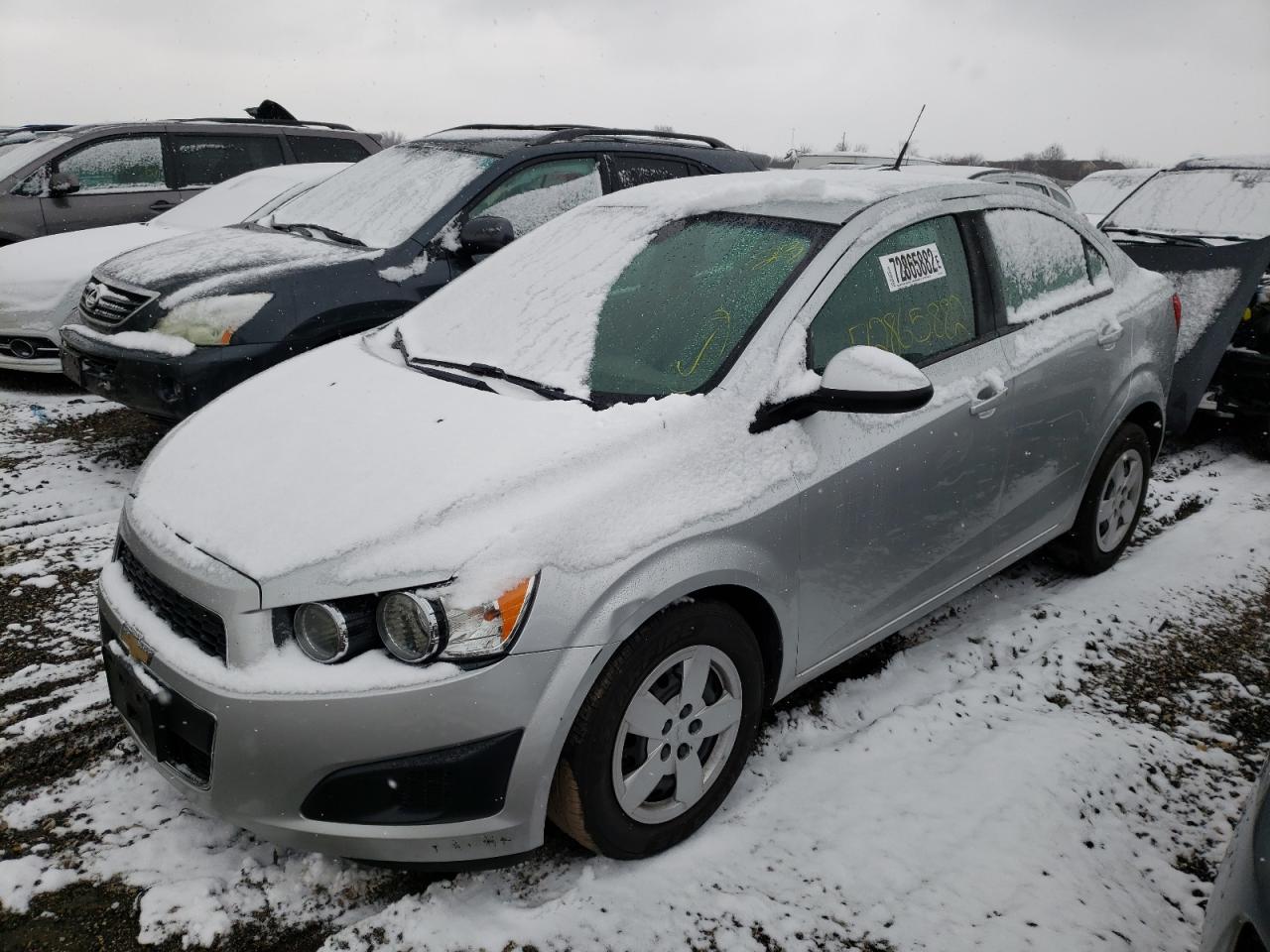 Chevrolet Sonic ls (2013)