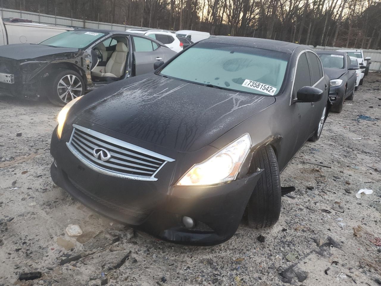 Infiniti G37 base (2011)