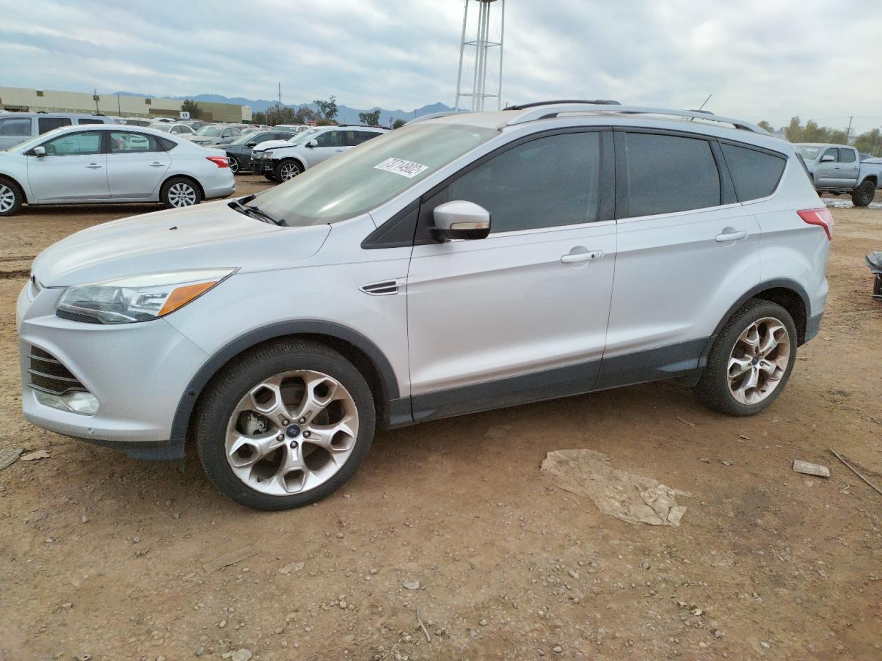 Ford Escape tit (2013)