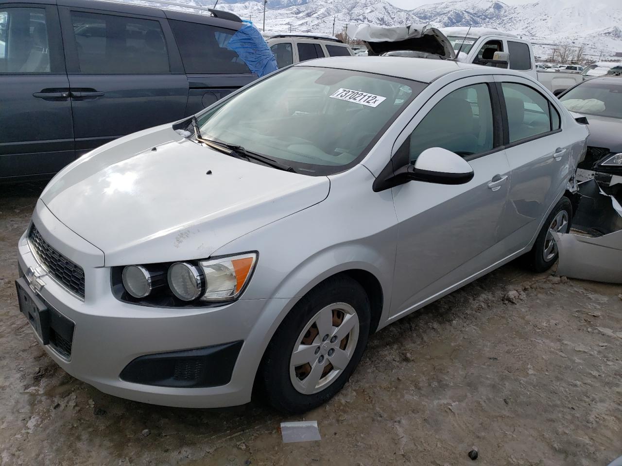 Chevrolet Sonic ls (2013)