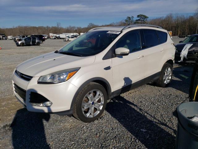 Ford Escape tit (2015)