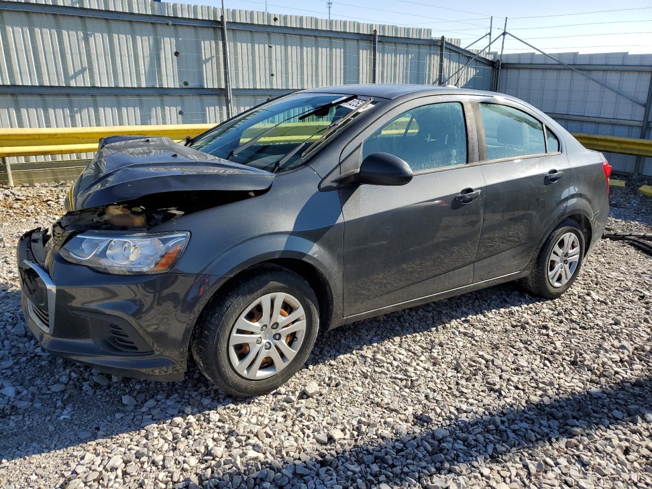 Chevrolet Sonic ls (2017)