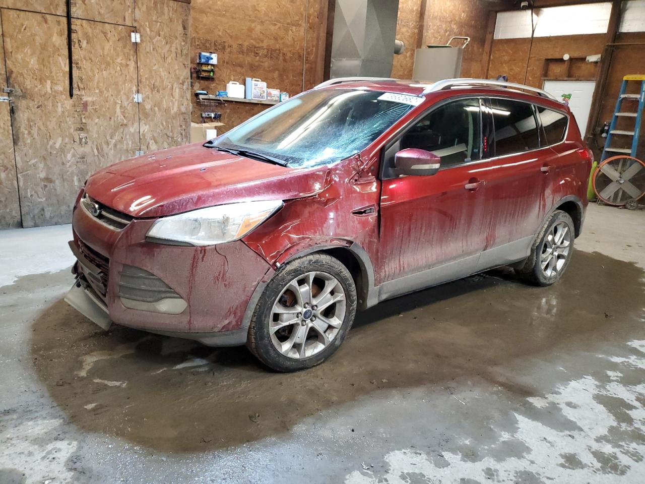 Ford Escape tit (2015)