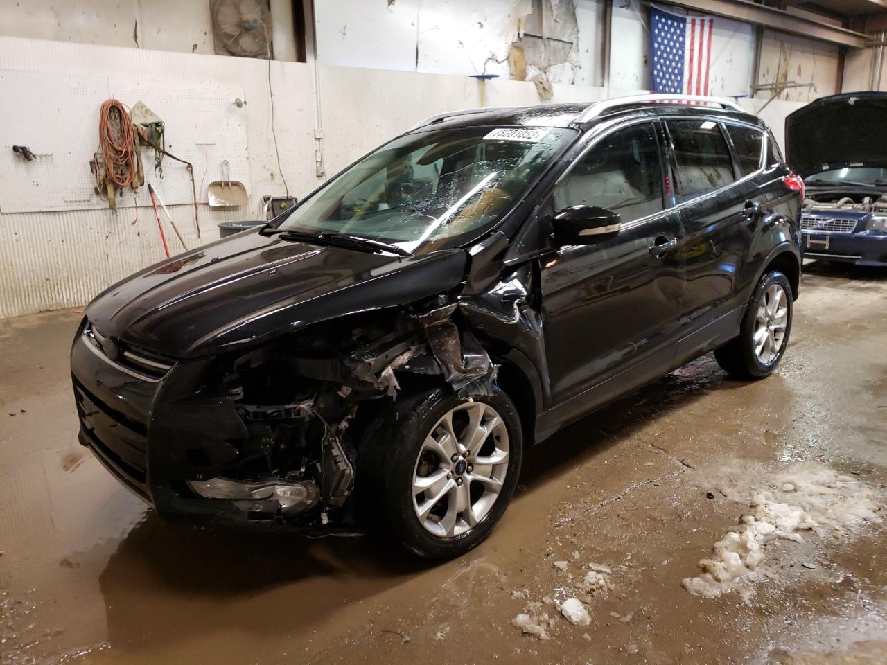 Ford Escape tit (2015)