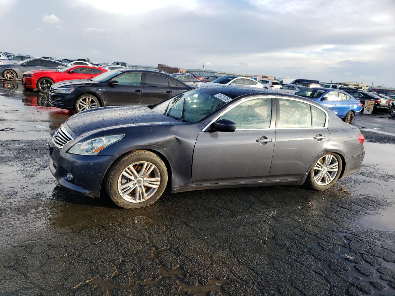 Infiniti G37 base (2011)