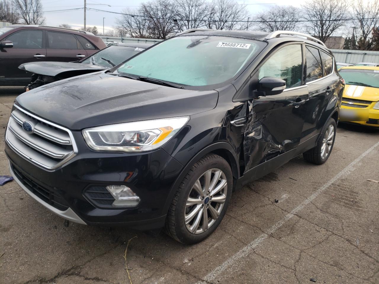 Ford Escape tit (2017)