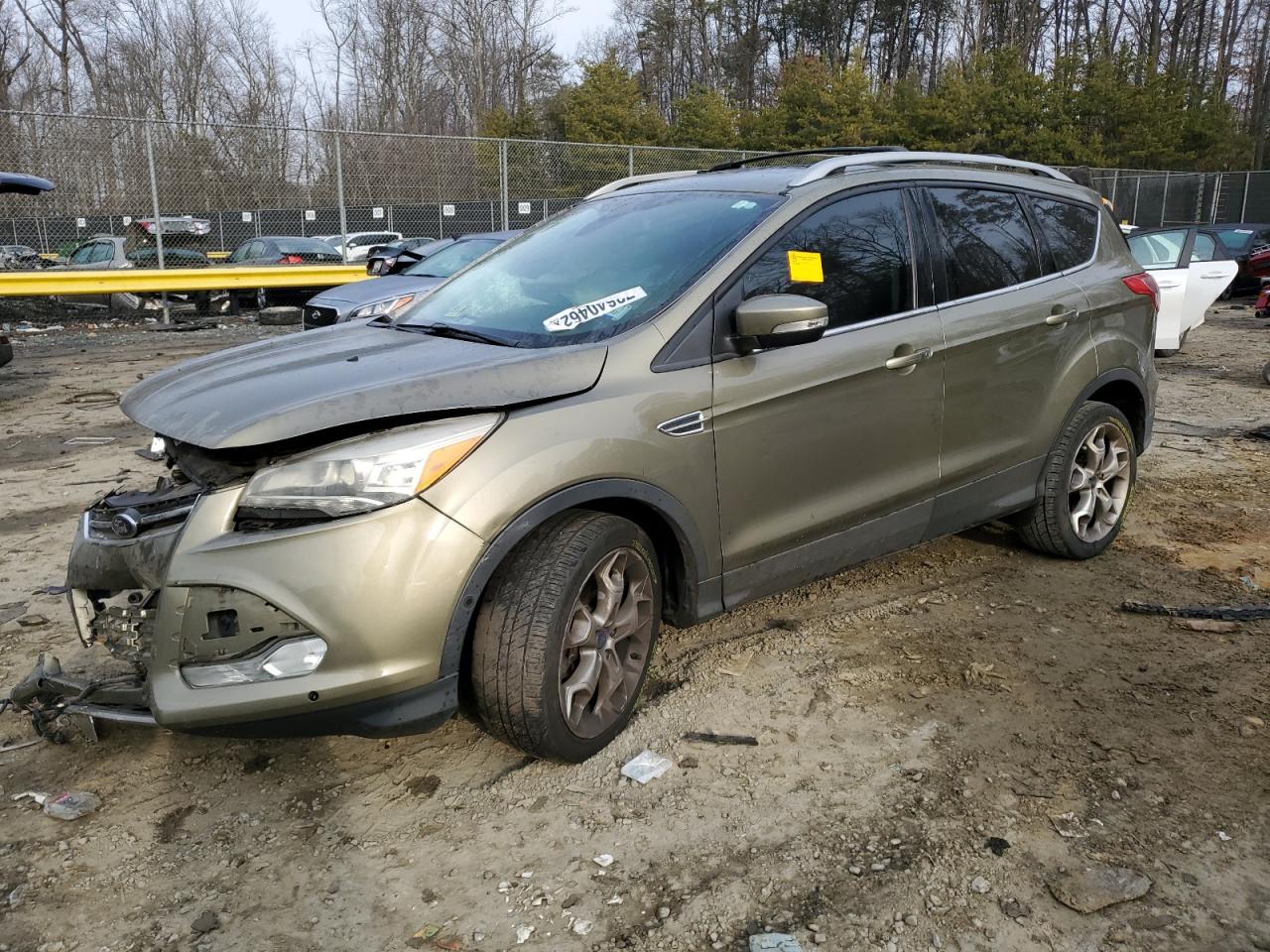 Ford Escape tit (2013)