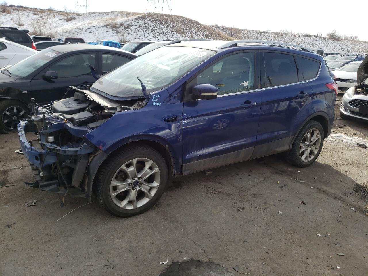Ford Escape tit (2015)