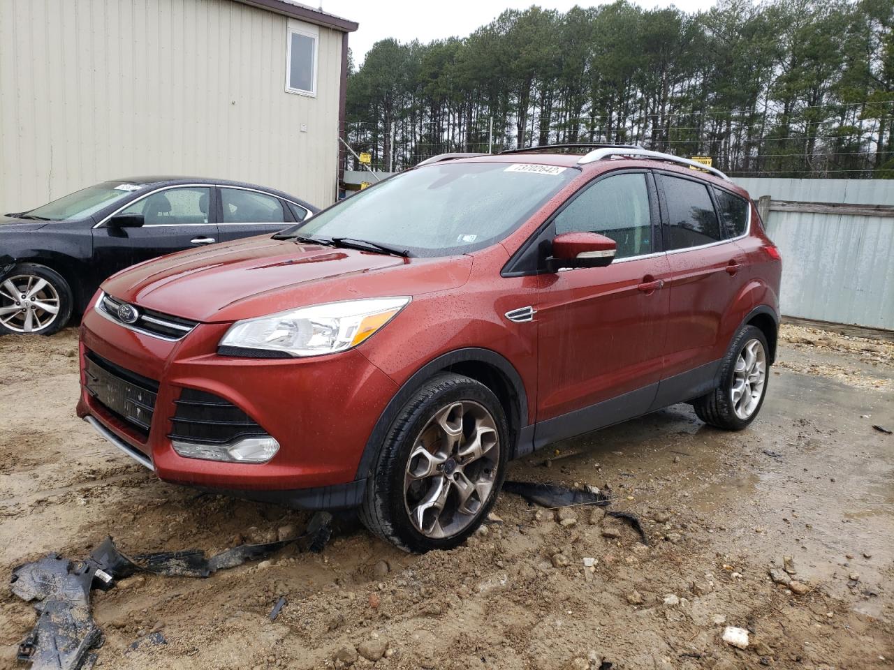 Ford Escape tit (2015)